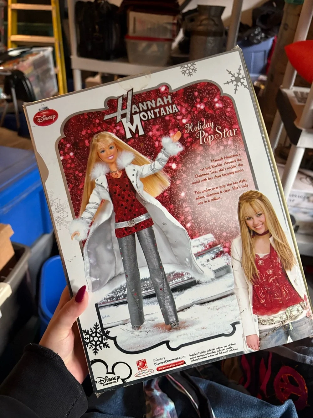 Disney Holiday Pop Star Hannah Doll - White Coat, Red Top